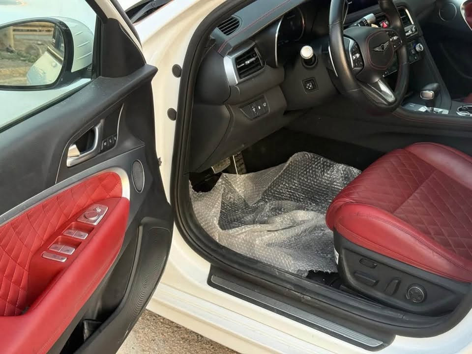 السلام عليكم شباب جينيسس G70 برستيج اعلى فئة
ملاحظة اقره التفاصيل زين

ابيع فقط للي يعرف بسوك الجينيسس

السياره مميزه مزوده من امريكا

جينيسس  G70 V6 تو ويل بلادي 

3.3 توين توربو

كير 8 نمر

ضرر السياره : بيبان اثنين صبغ و جاملغ صفحت اليمين

راديترات مي وتبريد وتوربو وكير بلادي

المسافه المقطوعه : 19 ميل

حالة الايرباك : برده و كشن فقط

الفئة برستيج اعلى مواصفات

داخل جلد بقلاوة مطرز باحمر حزام احمر بلادي

سقف وتكم ودشبول خلفي كنتارا اسود ومطعم ب احمر 

اربع كامرات 

بصمات صندوك مع بيبان مع كارت 

ويل 19 تو سايز مع اطارات مشلن بلادي

فجوج بريمبو احمر

رادار امامي وخلفي وجانبي وخروج عن المسار

داتا شو عالجامة الامامية

حساس امامي خلفي

اكتف كزوز بلادي

كشنات تدفئة تبريد وستيرن هيتر

كشنات وستيرن كهرباء مع خاصية الخزن

منفذ شحن وشاحن واير ليس 

ابل كار بلي واندويد اوتو

لايت اوتو

ماسحات اوتو

مرايا جانبيه شفط واشارة وهيتر ورادار وقلاب 

صندوك كهربائي

فتحة سقف بانوراما

سستم صوت ليكسكون

تشغيل عن بعد

شفتات ستيرن

كيجات الكتروني

جام اوتو دبل ٤ ابواب 
السعر اتصل وتدالل بسعر مناسب
للاستفسار : ***********
