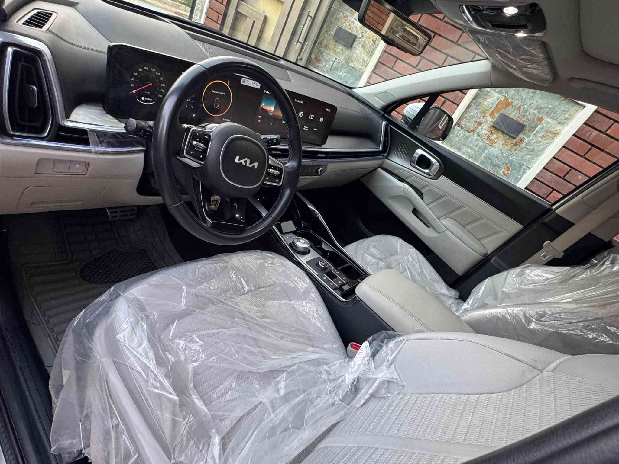 🔥 للبيع – Kia Sorento 2025 🔥

كيا سورنتو 2025 | السعر: 299 ورقة فقط
رقم بغداد | العنوان: الدورة – شارع أبو طيارة
للاستفسار: ***********

💥 السعر مغري جداً ومناسب للجادين

🚘 Kia Sorento 2025 – وارد خليجي – 6 سلندر – Full Option

سيارة مميزة جداً بحالة ممتازة ومواصفات عالية، مع عداد 22 ألف كم فقط، ومكفولة كفالة عامة.

أبرز المواصفات:

• محرك 6 سلندر
• وارد خليجي
• Full Option
• سقف بانوراما
• صندوق خلفي كهربائي
• مقاعد كهربائية
• شاشة إلكترونية كبيرة متصلة
• Head-Up Display (داتا شو)
• تشغيل بصمة
• دخول ذكي بدون مفتاح
• كاميرا خلفية
• رادارات ٣٦٠ 
• شاشة وسطية كبيرة ونظام معلومات متطور
• عداد إلكتروني بالكامل
• إضاءة محيطية Ambient Light متغيرة
• ويلات كروم
• ستائر جانبية
• تحكم بالمقود
• تحكم كهربائي بالمرايا
• حساسات اصطفاف
• مثبت سرعة
• تحكم بالمناخ والتكييف
• أنظمة أمان ومساعدة للسائق
• مقاعد مريحة وتشطيبات داخلية فخمة
• مساحة داخلية واسعة ومناسبة للعائلة
• مواصفات خليجية مناسبة لأجواء العراق

📍 رقم بغداد
📍 الدورة – شارع أبو طيارة
📞 ***********

🔥 299 ورقة فقط – السعر مغري جداً
سيارة نظيفة، مواصفات عالية، وعداد قليل جداً… فرصة تستحق المشاهدة. بغداد, العراق
