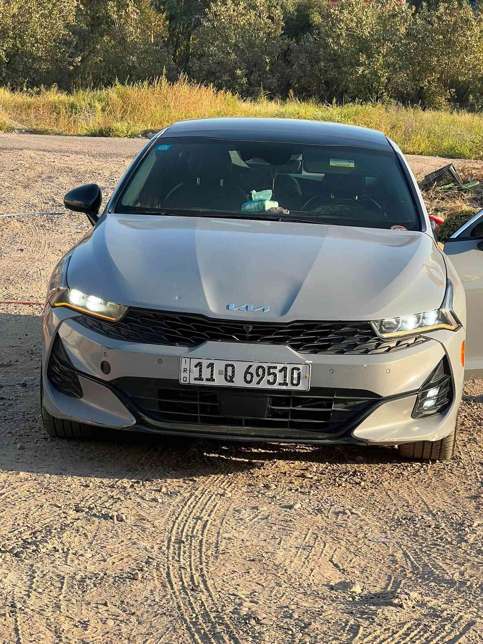 للبيع في بغداد.. وحش الكي فايف 2023 GT وارد أمريكي بمواصفات فول كاملة
• الموديل: 2023
• الفئة: GT (الأداء العالي والشكل الرياضي الهجومي)
• اللون: سموك سمنتي (المرغوب جداً) مع كشنات جلد سود مختمة بالأحمر بلون مميز ورياضي.
• الضرر: قطعتين فقط (الجاملغ الأيمن والبنيد مصبوغ بدون شاصي أو دواخل، والسيارة نظيفة وجاهزة للفرة).
• ماشية: (150000 الف ).
• مكان السيارة: بغداد
أبرز المواصفات:
• بصمة 
خمس انضمة قيادة .
• سقف بانوراما بالكامل.
• تبريد وتدفئة كشنات.
• شاشة كبيرة متطورة.
• كاميرات 360 درجة لرؤية محيطية كاملة.
• رادار تحذير الاصطدام + تحديد مسار.
• وباقي مواصفات الفئة GT المعروفة من راحة وأداء رياضي.
• السعر: (188 ورقة) وبيها مجال للطيبين 
• للاتصال والاستفسار (هاتف أو واتساب)(***********)
