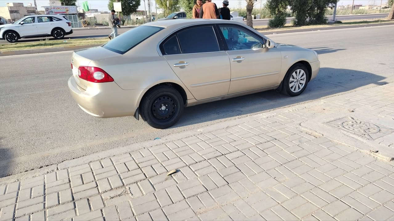 السلام عليكم
كيا اوبتيما 2009 خليجي مصبوعة عام جمالية 

رقم كركوك 

كير و مكينة مكفولات 

حدادية خير من الله 

تبريد ثلج

كهربائيات كلها شغالة 

تخم تاير 

السعر 95وبيها مجال قليل كلش 

***********
