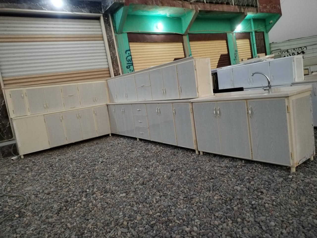 السلام عليكم  بضاعة جديده من الاثاث المستخدم
العنوان الشرقاط الخضرانية الشارع العام محلات

 مروان  ألسيد   ***********.  بي واتساب
