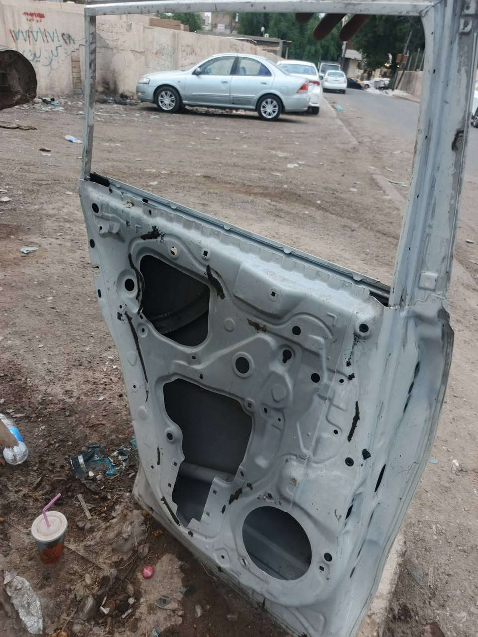 للبيع باب كورلا كروز خلفي جهة  السائق لون صدفي الباب نضافته 95٪ السعر 200 دولار قفل للتواصل ***********
