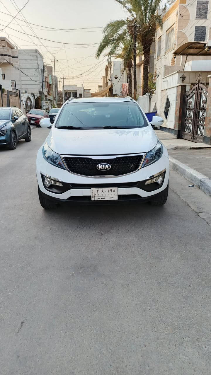 السلام عليكم للبيع كيا سبورتج ٢٠١٦ خليجي  السياره  السياره بيه البنيد صبغ ولجاملغ وشرط بدون دواخل شرط الفحص باقي السياره مكفوله كير مكينه حداديه مكفوله وشرط بدون فتح السياره عليه ادمه كامله منظومة تبريد جديده منظومة لايت اصليه تخم تاير السياره كامله مكمله السعر١٣٣ وبيه مجال بصيط للستفسار*********** بغداد الطالبيه
