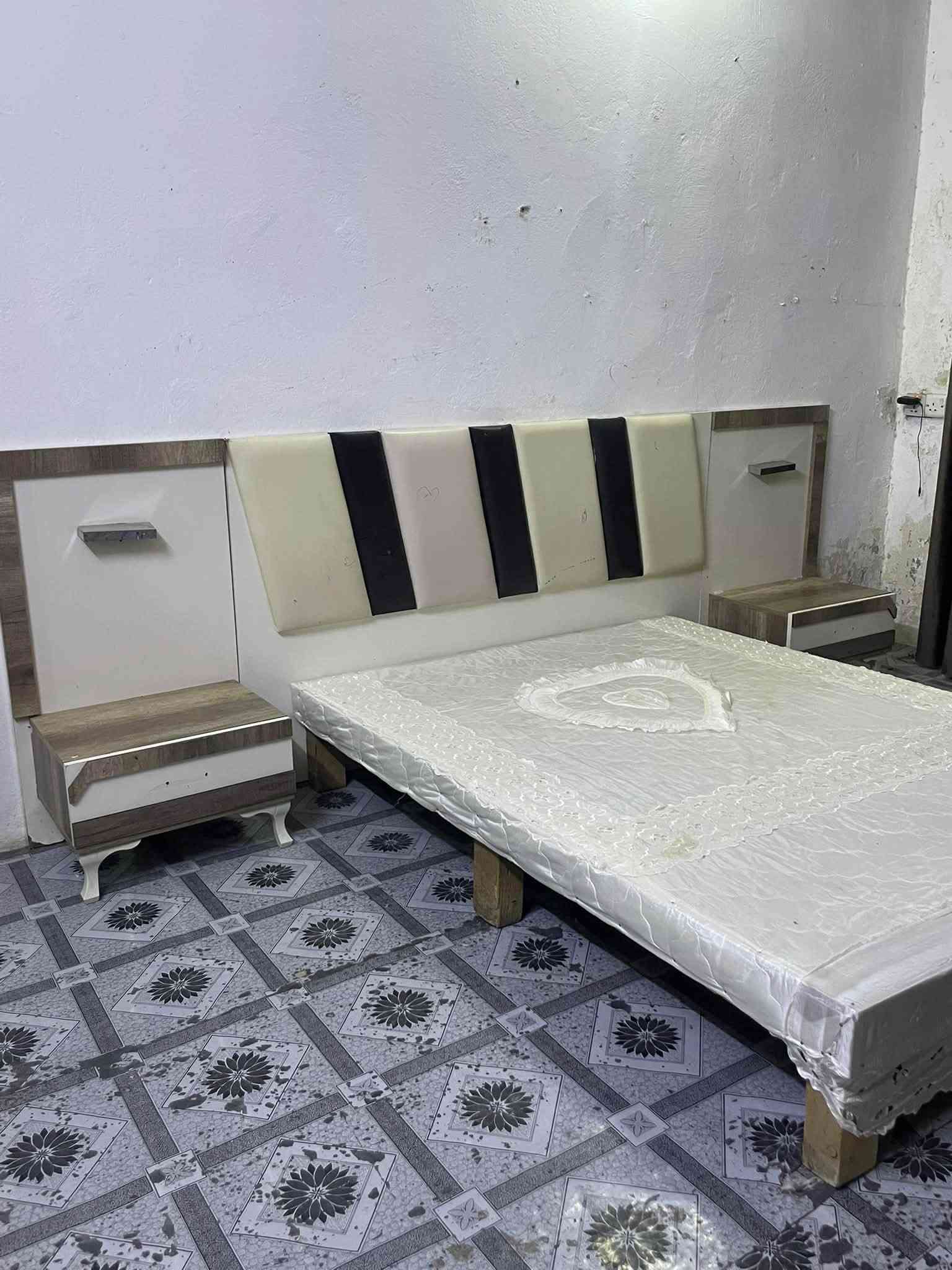 غرفة تركي • ٨ قطع • بغداد