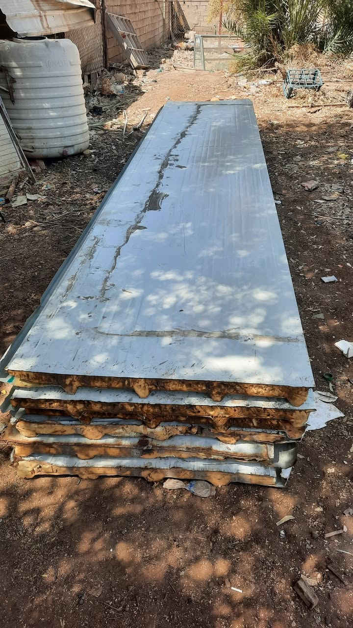 سندويج نضيف للبيع طول 5
6قطع وشباك مترين×مترين ونص في سكلة ابوحسن السويعدي شارع الشمري 
***********
