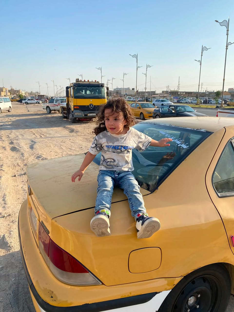 السلام عليكم سمند للبيع السياره خير من الله كير مكينه كهربائيات كلها شغاله تخم تايرات صدر جديد موديل 11رقم كربلاء تاخذ مصفر هيئه وغرامات السعر24ورقه وبيها مجال للشراي عنواني واسط الصويره ***********/***********
