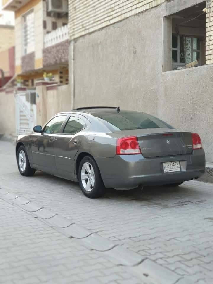 السلام عليكم جارجر موديل 2010 SXT فول مواصفات رقم بغداد الجديد كلين بدون حادث بدون تبديل فقط صبغ قطعتين اثر جرد حته مكفولات من المعجون سونار موجود داخل المنشور مكينه وكير شادهن حاويه جدد صدر جديد تبريد ثلج منضومت زنون اي استفسار بلخدمه مكاني بابل قرب خط السريع *********** (((السعر 97)))وبيه مجال
