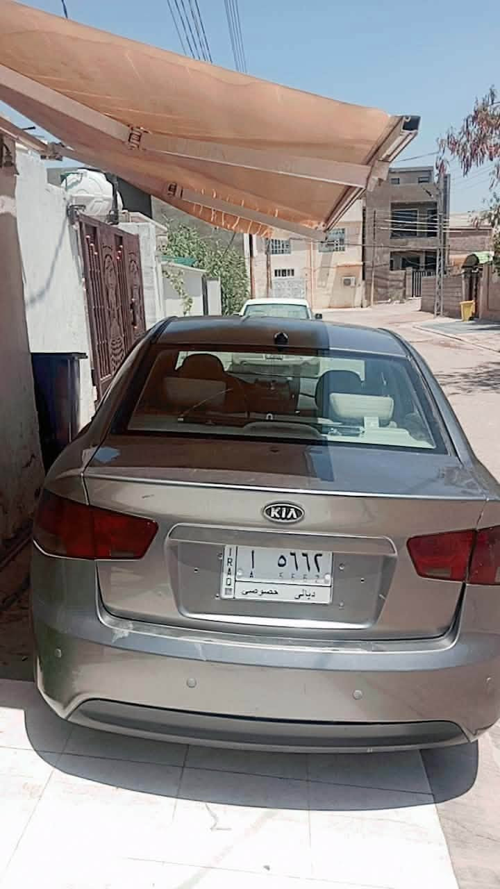 سياره فورتي 2010
مكينه 2000 
امريكي 
تحكمات ستيرن 
اشاير بل مري 
تبريد شغال 
صبغ احزام جماليه 
***********
