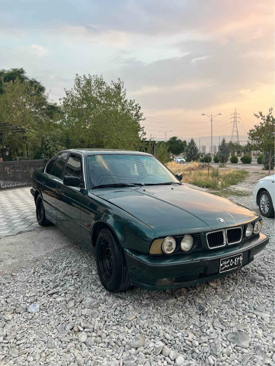 Bmw 525 گێڕ عادی 
مۆدێل ١٩٩٣ 
٤ تایەی لۆك لۆكی لەسەرە 
گێڕو مەكینە و. ئەكسل بەشەرت
تەبرید بەشەرت 
سەنەوی لەگەڵە 
شوێن سلێمانی 
سعری ٢٣$ مەجالێكی برایانەی تیایە 
*********** السليمانية, العراق
