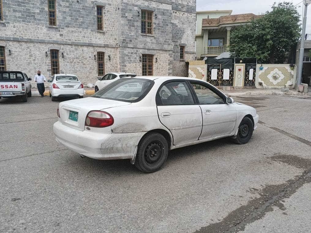 كيا سيفيا 
موديل 2000
ئارم پلاستيك هه وليره 
زور خاوينه 
به شه رتى مه كينه و گير 
بوياغى زور جوانه 
ده بل و سه درى تازه گوراوه 
قوفل مه ركه زى 
ته قه و ره قه ى نيه 
فه حس كردنى له كفريه وه تا سليمانى 
نرخى 18گلا و شتى برايانه 
پيى بچو پاشان بيكره 
ز.م *********** كيفري, ديالى
