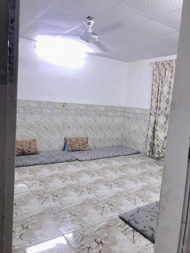 🏡 للبيع – بيت سكني في كركوك / حي الوحدة
📍 الموقع: حي الوحدة، أول فرع على الشارع خلف التجاري.
📐 مساحة الأرض: 180 متر.
🛏️ 3 غرف نوم.
🛋️ استقبال + هول.
🍽️ مطبخ.
🚿 صحيات..
📜 طابو .
✅ البيت مرتب وجاهز للسكن.
💰 السعر: 110مليون دينار عراقي (وبي مجال).
📞 للاستفسار على الرقم: (***********).
