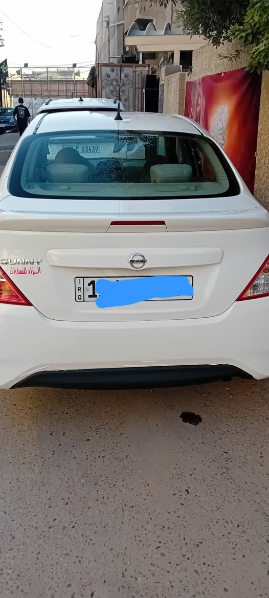 السلام عليكم نيسان هندي موديل ٢٤ ماشية ٤٧ عارضها ١١٨ بيهة دعاميتين مبدلات وشخط بابين هاتف *********** رقمها بغداد باسمي
