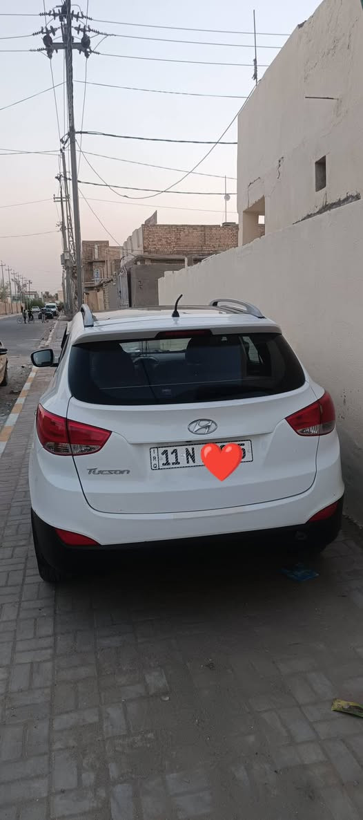 بسم الله الرحمن الرحيم 

🚘 للبيع – هيونداي توسان خليجي موديل 2016
فول مواصفات  مكفوله 

رقم بغداد باسمي الرقم الجديد 
✅ وارد خليجي
✅ محرك 2000 (دوش)
✅ رقم بغداد الرقم الجديد 
✅ السنوية مجددة لغاية سنة 2028
✅ السيارة مكفولة
✅ فول مواصفات ١/١ تحكم استيرن. بنراما. اشاير بالمري. كامره 
✅ التحويل خلال يوم واحد (ثاني يوم).
تبريد السيارة قطعتين 
كاميرا 
📍 مكان السيارة: الديوانيه

💰 المطلوب: 155 
السونار بالمنشور @إشارة 

📞 للاستفسار:
***********
