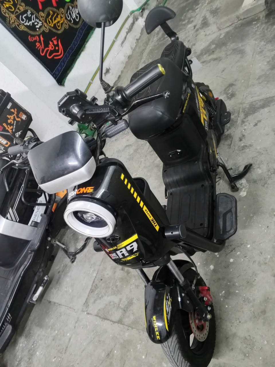 السلام عليكم R9 للبيع السعر 425 وبيها مجال بسيط العنوان بغداد مدينة الصدر قطاع ٨ للتواصل على واتس اب ***********
