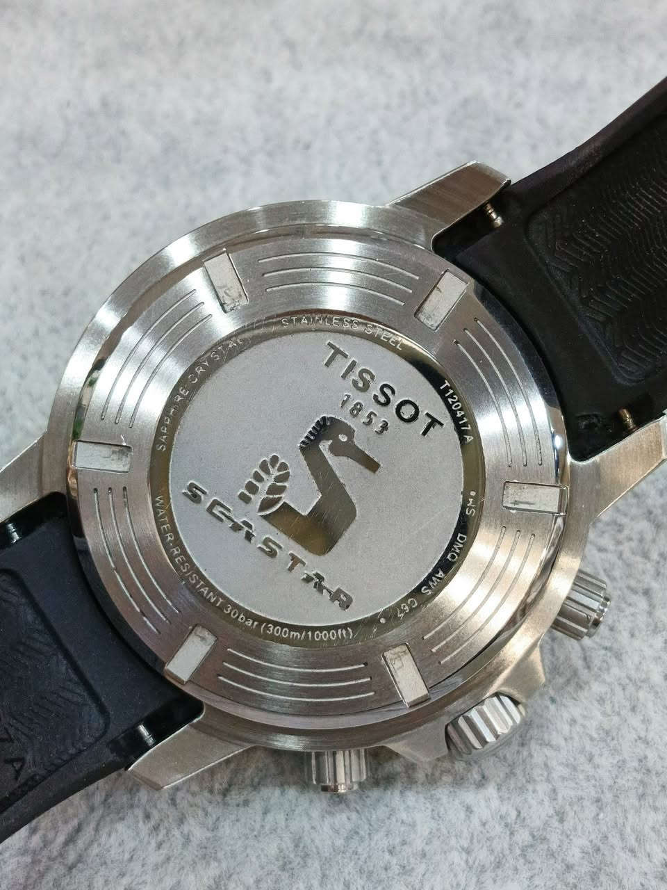 تيسوت سي ستار … Tissot C Star
الصناعه : سويسري اصلي 
الحركه : كرنو گراف 
المواصفات :
ساعة تيسوت سيستار 1000 ستانلس 
          ستيل قفل بحري ارقام لمينوس 
         مينه مميزه جدا كالجديد مع 
         المرفقات كافه 
القطر : 45 m تقريبا 
السعر 260 $ … علما ريتيل الساعه 
           مايعادل 500 $ 
التواصل :
خاص ( ماسنجر ) 
او …. إتصال مع واتساب ***********  

#البصراوي 
#للساعات
#للمتميزين
#فقط
