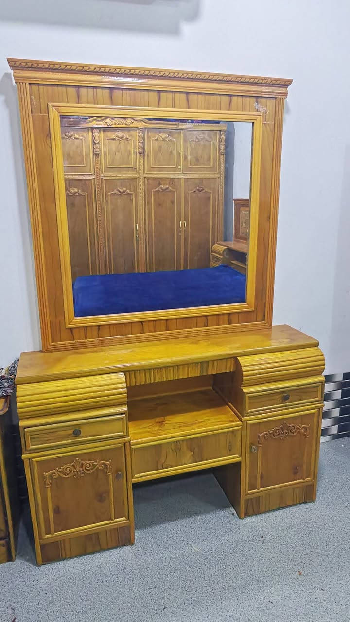غرفه نوم • نضيفه • ٥ بيبان