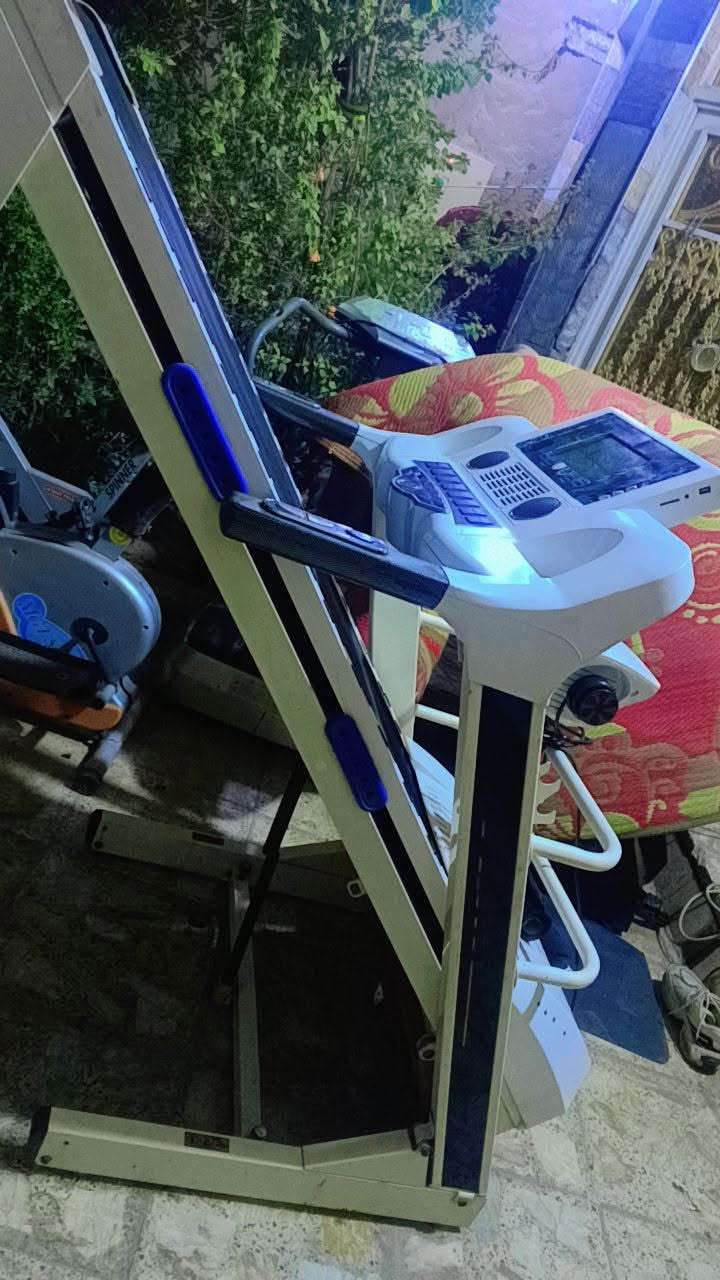 جهاز جري شغال جهاز حلو كلش
دبل ماطور جبلي 
 نبضات القلب سرعه الوقت
 انبي ثري واير اواكس 
هزاز تكسير شحوم تدليك الجسم
يرهم اللقاعات 
 يتحمل وزن 200كيلو 
سعره 300
بي مجال بصيط 
 مكان بغداد
 ***********

