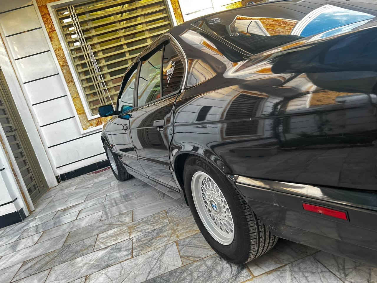 بي إم دبليو • بدون تفاصيل • هاتف مرفق