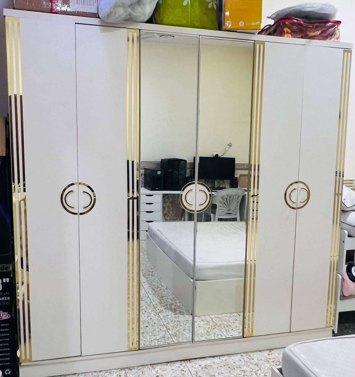 غرفه نوم تركي5قطع نضيفه جدا مع دوشك سعر نهائي قفل.250الف الضرر  خلع باب الميز تواليت عنوان بغداد غزاليه رقم بي وتساب فقط *********** اخذ سكرين للمنشور ودز وتساب
