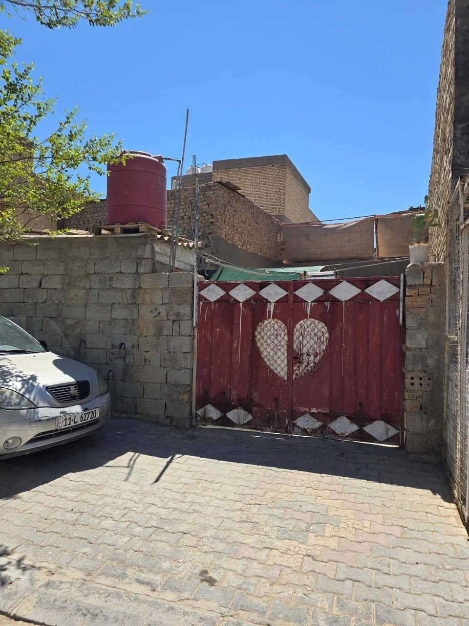 👇
يتوفر بيت 🏠المساحه198متر الواجهه9.5النزال. 17.5((منطقة حي العامل جهة اليرموك قريب ع مجمع ام البنين الطبي)) البناء عكاده قديم طابق واحد بلوك+ طابوك
  استقبال + صاله +مطبخ +2غرف نوم +صحيات داخله صحيات خارجيه +منور  فيديو واضحي
♦️💎استقبال خارجي +كراج 👇
يصلح للسكن اويباع كقطعه  اويصلح للاستثمار 
       (( حي العامل جهة حي اليرموك قريب ع مجمع ام البنين الطبي))
                  ((طابو ملك صرف.🏠 ))
👇للستفسار
العنوان كربلاء المقدسه من يريد الاستفسار الارقام متوفره شرح مفصل
من يريد ان نعرضه له بيته اوقطعته👉 فليتواصل معنا 👇👇
للستفساراكثر عن التفاصيل مراجعة
مكتب💎جوهرة الفرات💎 قنطرة السلام مجاورمطعم عين التمر
***********ميثم 
***********ميثم
