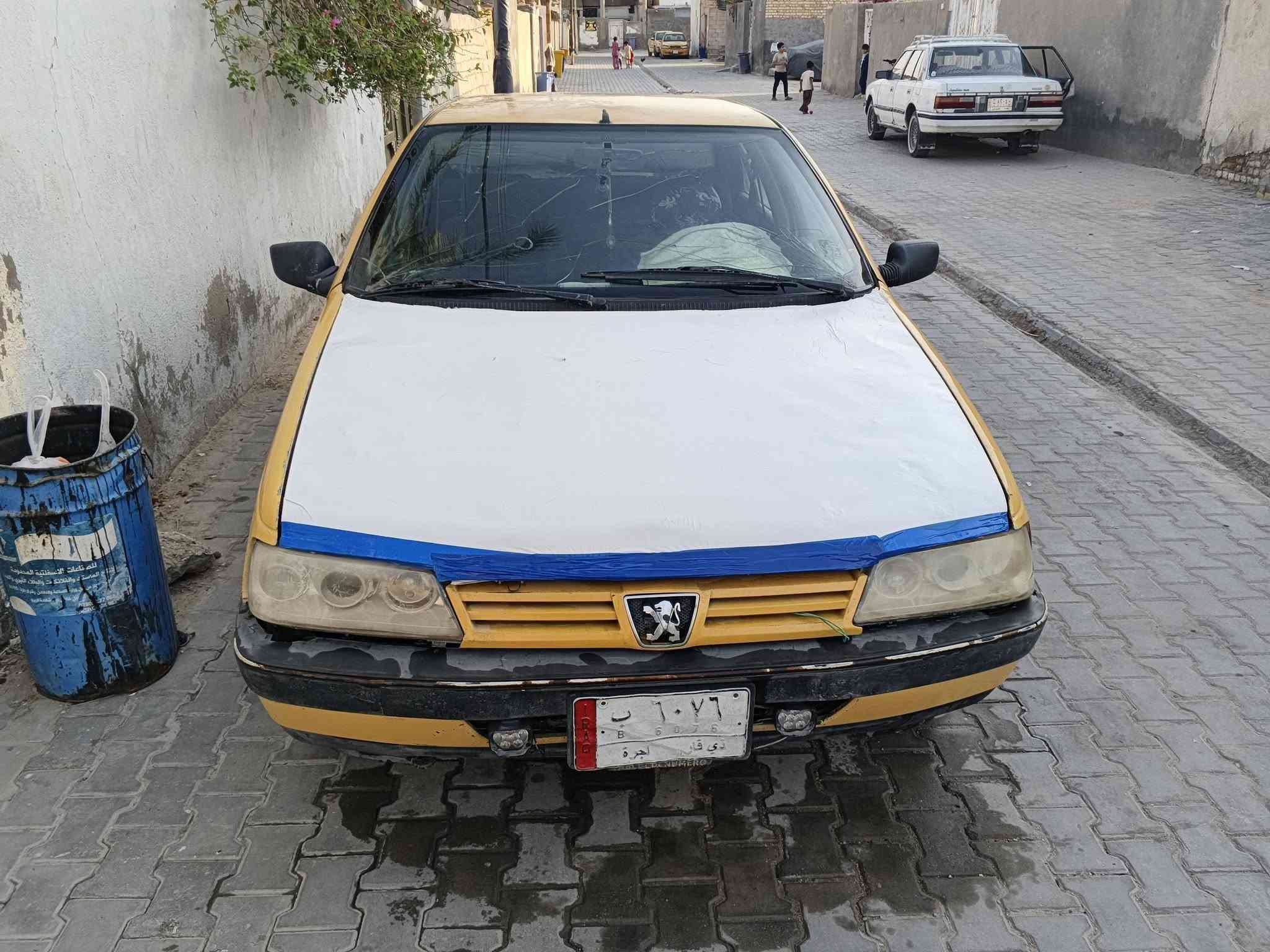سياره بيحو ٤٠٥ للبيع السياره نظيفه بيه بس المحرك كايم يرادله تجفيت وبس السعر مناسب كلش وهذا رقمي ***********
