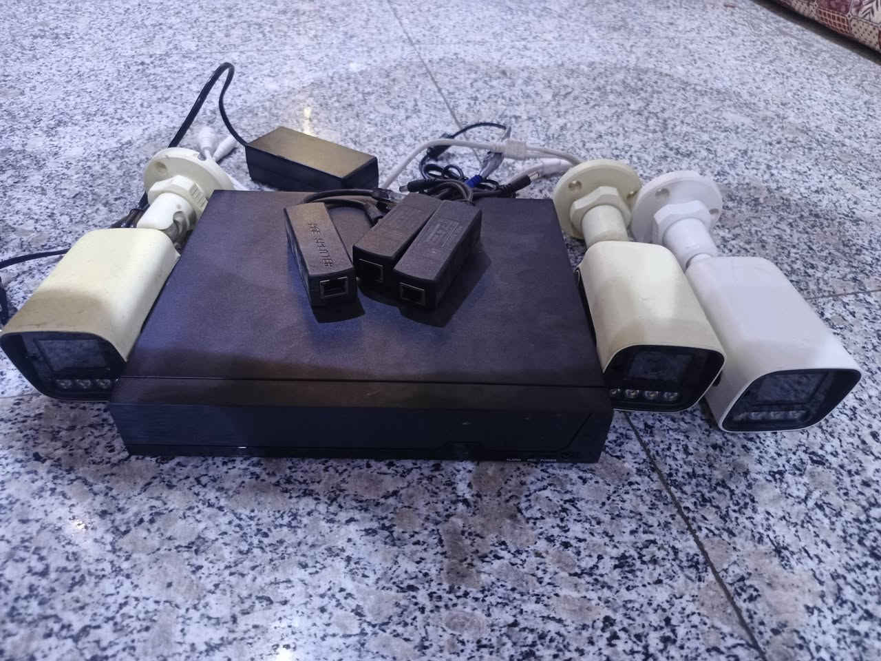 سلام عليكم
للبيع سستم 3كامرات تجاري 2ميكا 
Nvr 4 جنل 
3 كامراة ابيبي ليلي نهاري 
هارد 320
مع فيش تحويلة عدد3
سعر 70 الف بيه مجال 
للاستفسار ***********
مكاني بغداد حي عامل 
متوفر توصيل

