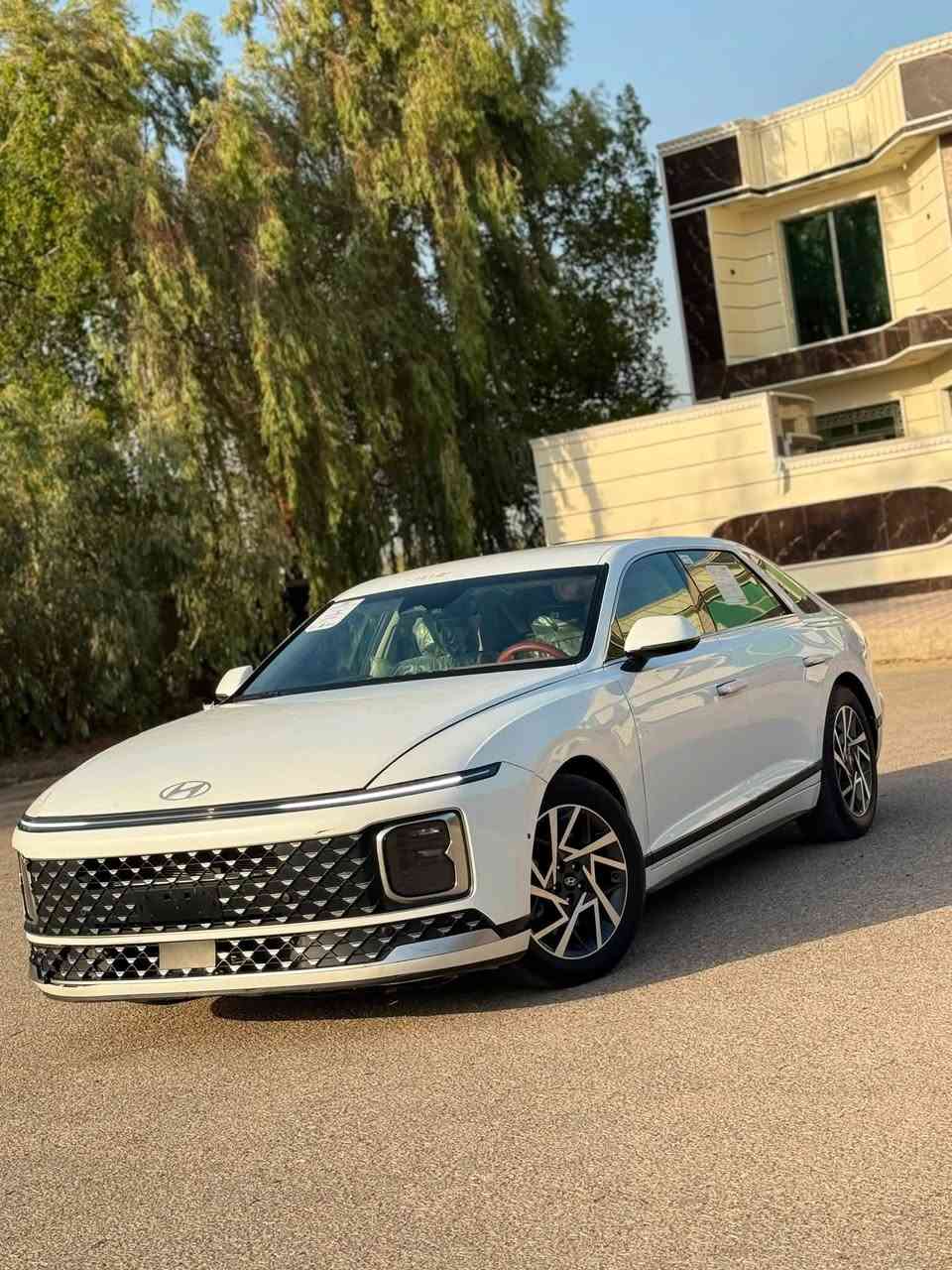 ازيرا موديل 24وارد كوري غاز فقط
فول مواصفات….. باستثناء البنوراما

بيها اربع قطع صبغ

كشنات الامامية كهرباء +مساج+ تدفئة+تبريد

الكشنات الخلفية تدفئة

شاشة متصلة

كشن ذاكرة

ستيرن كهرباء 

بصمة

تبريد شاشة

حساسات امامية+خلفية

رادارات 360 درجة

نقطة عمياء بالمري +شفط+ترحيب

رجاج بالستيرن عند التنبيه

تحديد مسار+سياقة ذاتية

جنطة كهرباء 

مليانة مواصفات كلش هواي

للاستفسار الاتصال
السعر بلاش

***********

مكاني النجف الحيدرية
