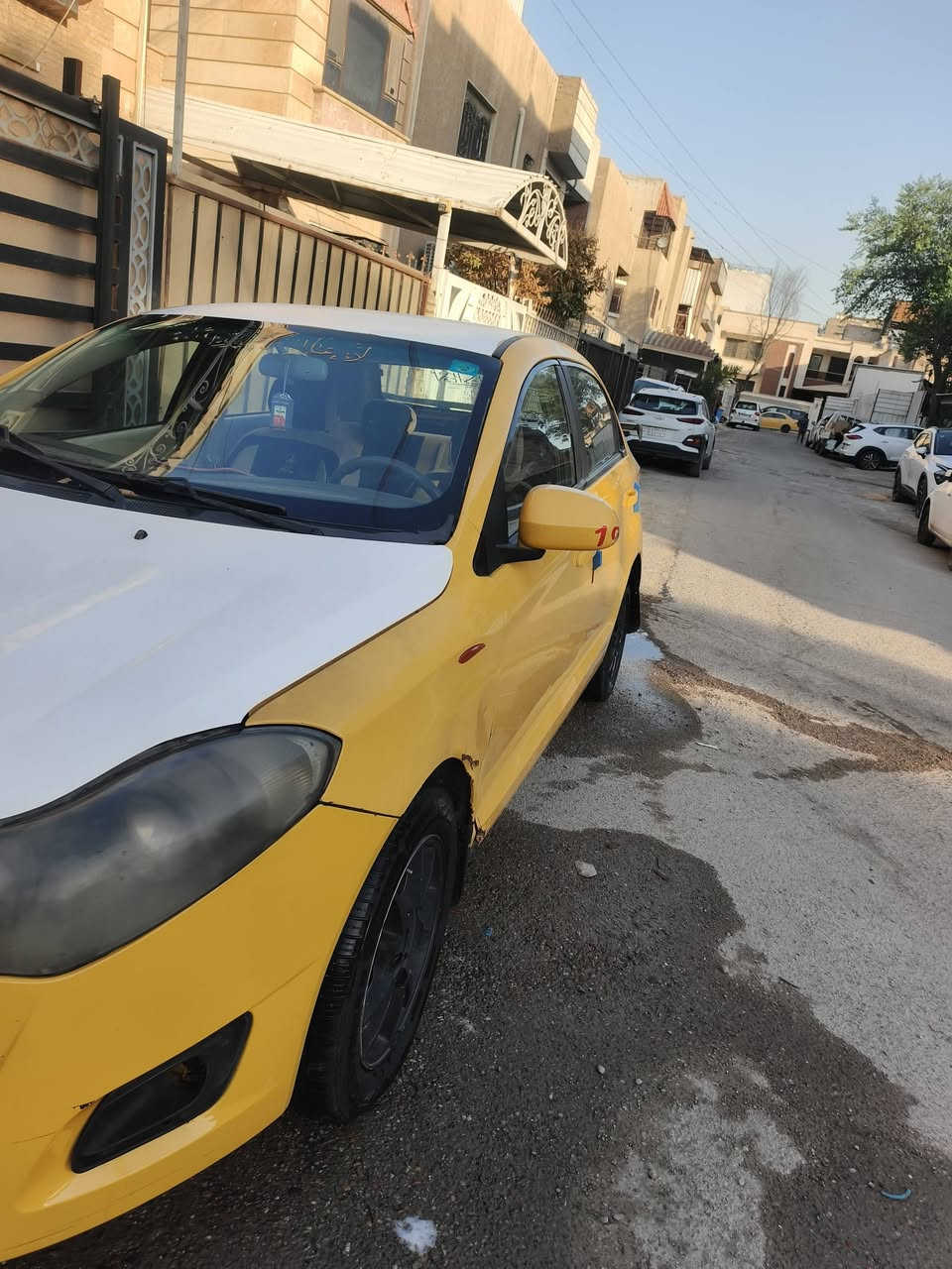 السلام عليكم شيري فلاوين ٢ موديل ٢٠١٢ رقمها بغداد يرادلها ترتيب مكينة و كير و تبريد و كهربائيات كله شغال  غرفتها زينه نضيفة هيئة مصفره و عليها غرامه تنزل من سعر السياره السعر ٢٠ و بيها مجال الرقم ***********
