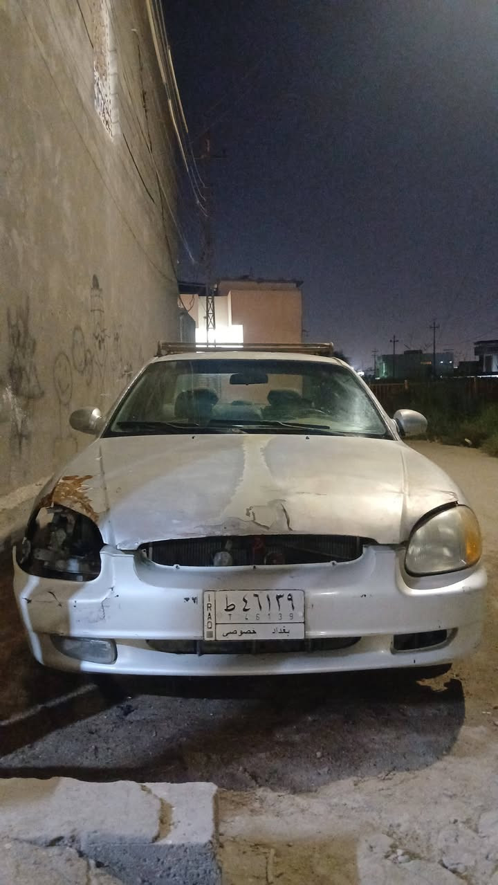سوناتا ٢٠٠١ • سنويه • قفل