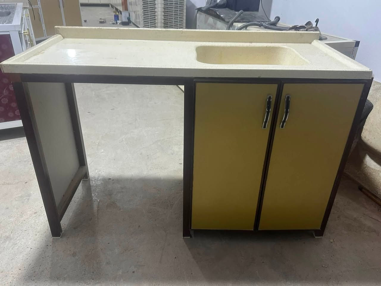 بو فروشتن 
كه لار
***********
