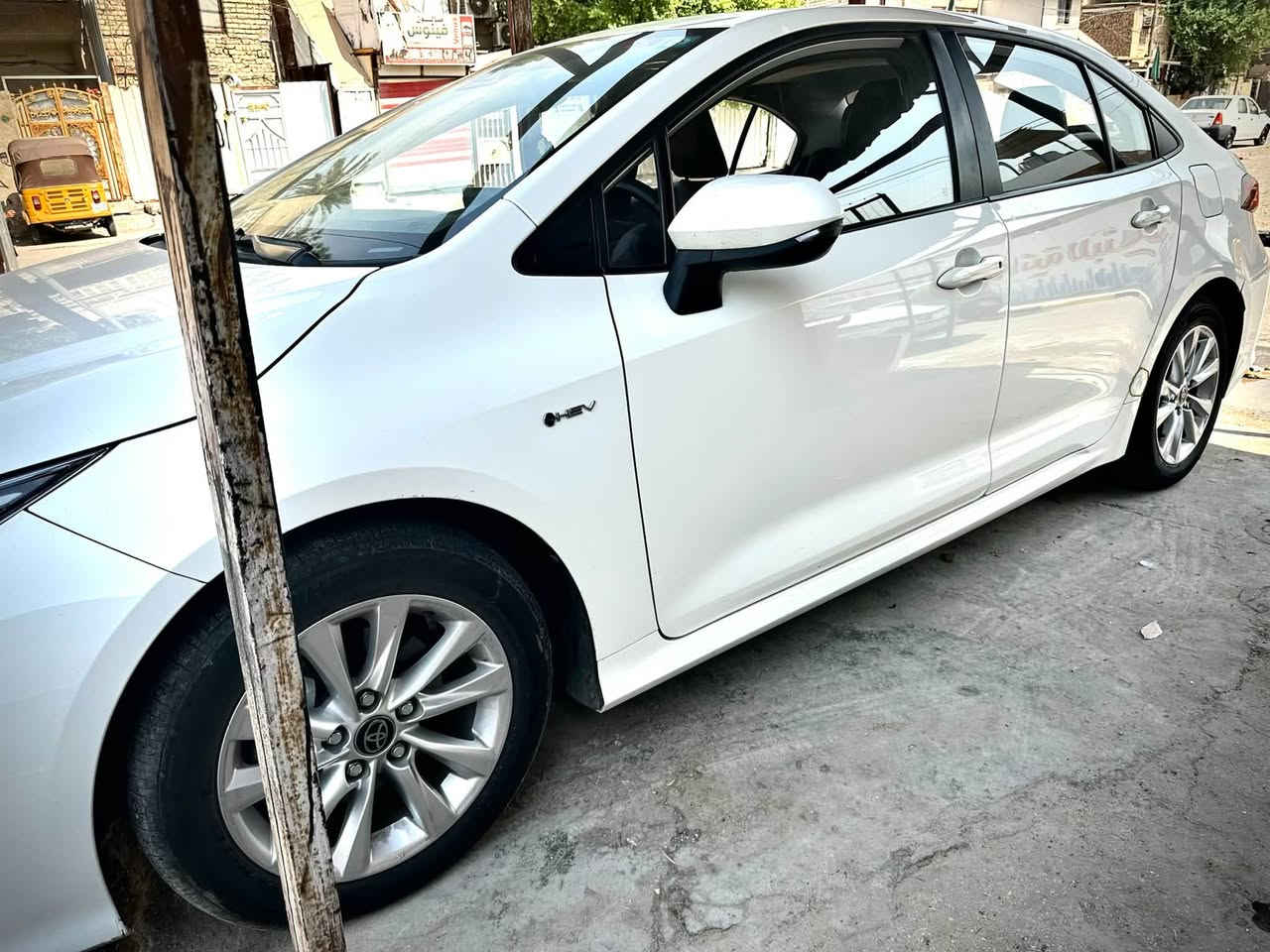 تويوتا كورولا هايبرد الشكل الخليجي2025
المواصفات
✅ سعة المحرك 1,8L

✅ مرتبط بناقل حركة أوتوماتيكي 

✅ عدد AIR BAG 8

✅ سلايد رووف

✅ لايت زينون + LED

✅ ويل كب 16

✅ مفتاح التشغيل بصمة

✅ دشبول ديجيتال 

✅ شاشة اصلية

✅ المقاعد جلد اصلي

✅ مثبت السرعة Cruise

✅ تحديد المسار

✅ المودات والأوامر الصوتية 

✅ حساسات ضغط اطارات 

✅ تبريد شاشة

✅ قطعتين تبريد

✅ هاند بريك بصمة

✅ نظام مانع الانزلاق 

✅ اوتو هولد Auto Hold 

✅ اشارة في المرايا الجانبية

✅ كار بلي 

✅فتحة سقف 
بيها بارد قليل فوق الجاملغ الخلفي الأيمن مع تبديل بك لايت
مع رصعات عدد ٣ مؤشرة بالصور ماشية 27900 قابلة للزيادة 
السعر 157 وبيهه مجال  
العنوان بغداد /العبيدي + مدينة الصدر
للاستفسار يرجى الاتصال على الرقم ***********
