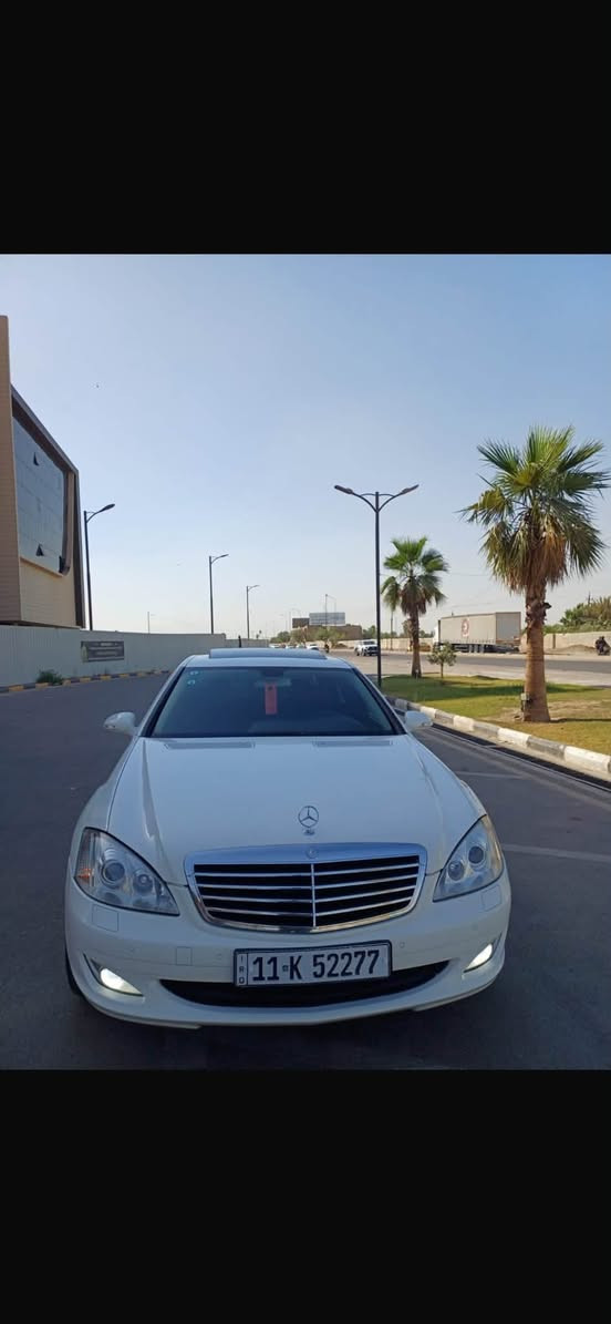 سلام عليكم
مرسيدس s350      
2006 بلاد ما محدث 
سياره كامله مكمله كل نقص مابيهة 
بأسمي تحويل ثاني يوم تستلم سنويه 
فول مواصفات 
بوب شفط اربعتهن 
جنطه شفط 
برده خلفيه 
عليهة ويل مايباخ وتخم تاير كونتنكتر رن فلات صارن ب16 ورقه 
واكو بعد مواضفات هواي جنايه المرسيدس يعرفون
ترايك من زاخو للفاو
السياره مصروف عليهة وكلش حلوه ونضيفه 
بيهة رقم مميز كلش حلو 
السياره بيهة قطعتين رش فقط اثر شخوط وبيهة شبر بارد بهلال الجاملغ 
ممشى السياره 205 الف 

السعر 178 وبيهة مجال 
***********
وسيم الجبوري
