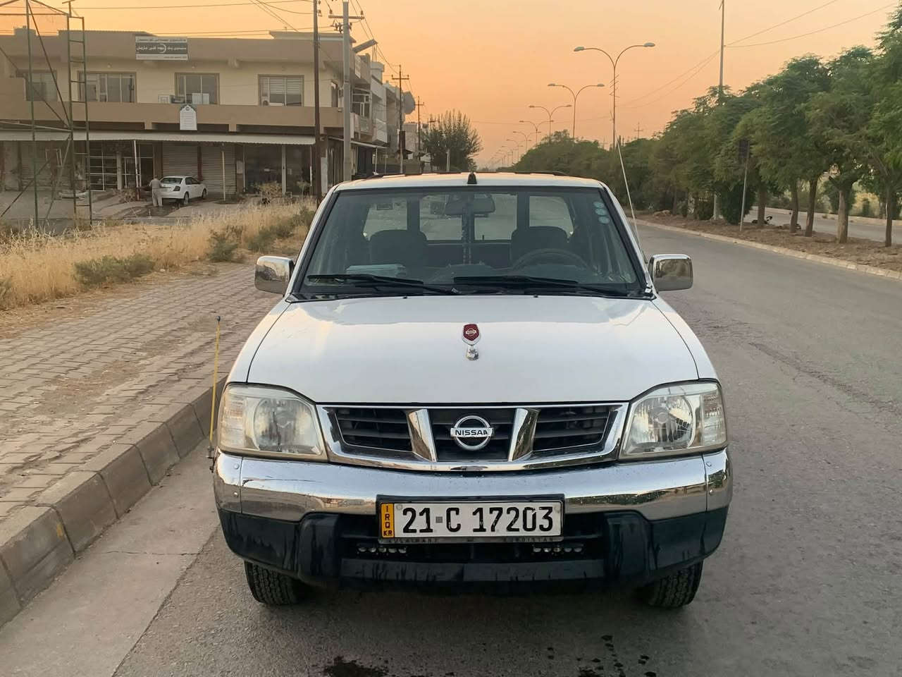 نیسان پیکاب ٢٠٠٦ سەنەوی تا ٢٠٢٩ تازەیە بەناوی خۆمانەوەیە هەزەی تازەیە خرامەو تەحویل و وەکەلات بەشەرت دەعم و لێدراو بەشەرت وەرگەراو بەشەرت سەیارەکە تێزابی بەسارە رژاوە بۆیە ئەو لایەشی بە بۆیاخ دانراوە سۆنەرەکەیم داناوە 
مەکینەی نەکراوەتەوە بیلادە سەیارەکە هی ماڵە هی مەعرەز نیە زۆر ڕێک و پێک و تازە ماوەتەوە
٩٨ مەجالێکی کەم
***********
