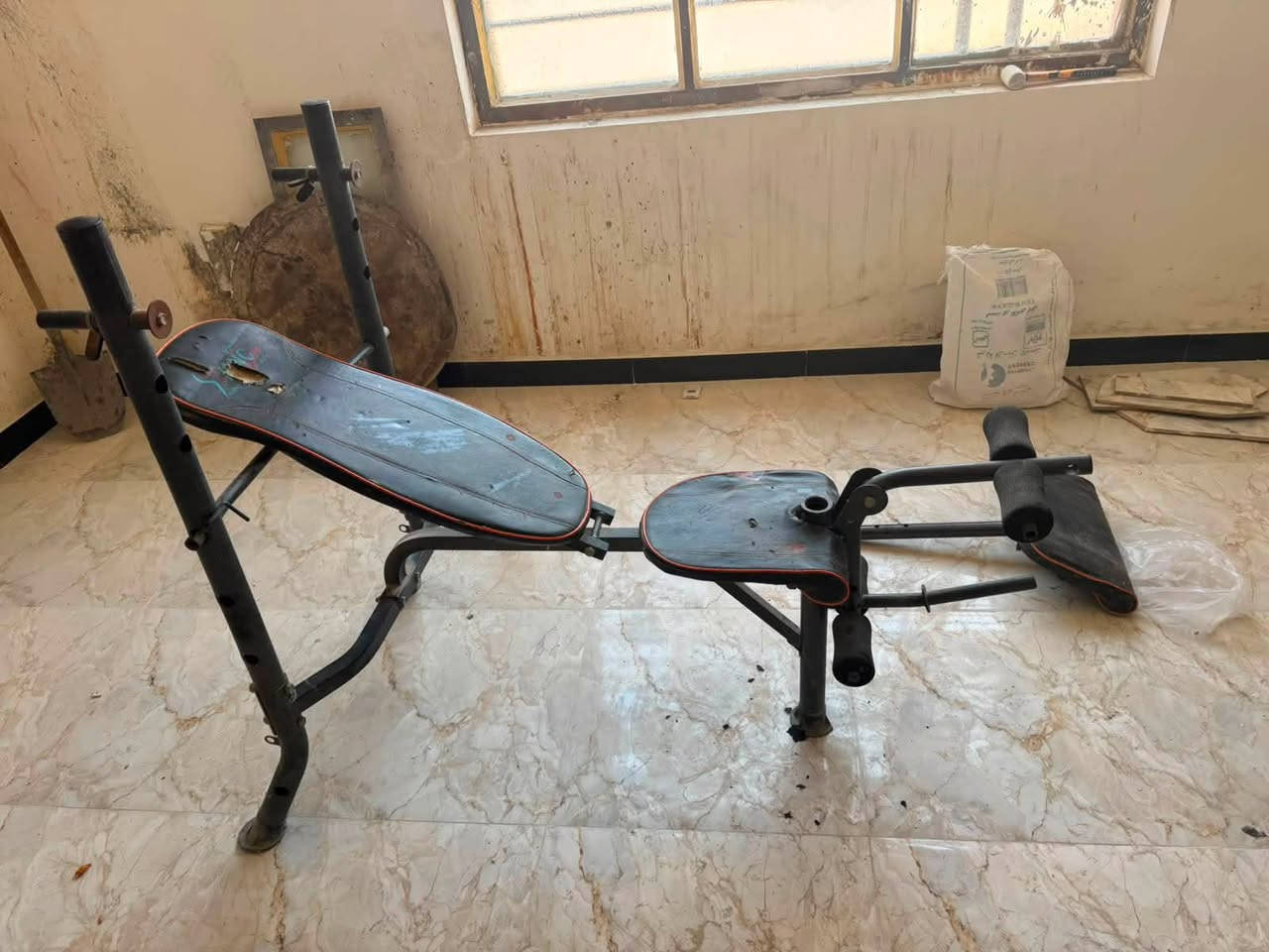 مصطبه حديد ٣ اوضاع و ساعد وقدم + حقيبة اوزان ٥٥ كيلو ودمبلص وشفت عدل ومائل
السعر كلهن ب٢٠٠
المصطبة ب ٧٠
الحقيبة ب ١٣٠
مكان ناصريه مركز 
***********
