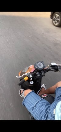 شباب يابه هاي دراجه قبل اربع تيام من شتريته من ضلال و طابكه يم حديقه م...