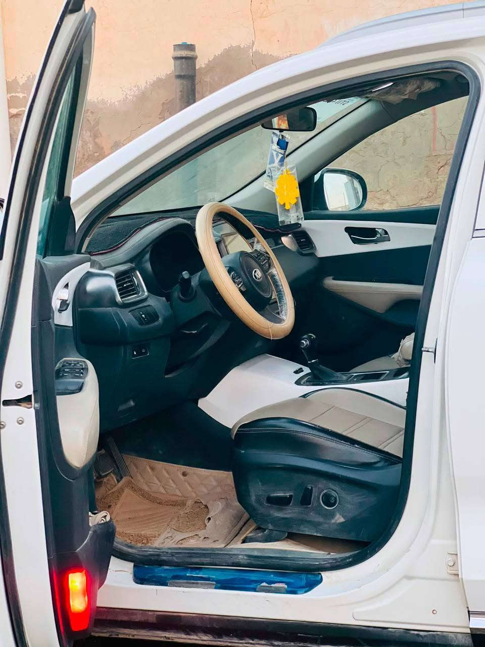 سورنتو ٢٠١٦ خليجي
كفاله
رقم بغداد باسمي سنوية جديدة لغاية ٢٠٣٠
سته سلندر
بصمه
سبعه راكب
كشن السايق كهربائي
جنطة كهربائي 
كشن جلد
حساس امامي وخلفي 
المحرك شرط لا مفتوح ولا يبخر ولا ينقص كير شرط 
سيارة جديدة بمعنى الكلمه 
ماشية ١٣٣
$ السعر 195 
باقي التفاصيل 
للاستفسار الاتصال ***********
