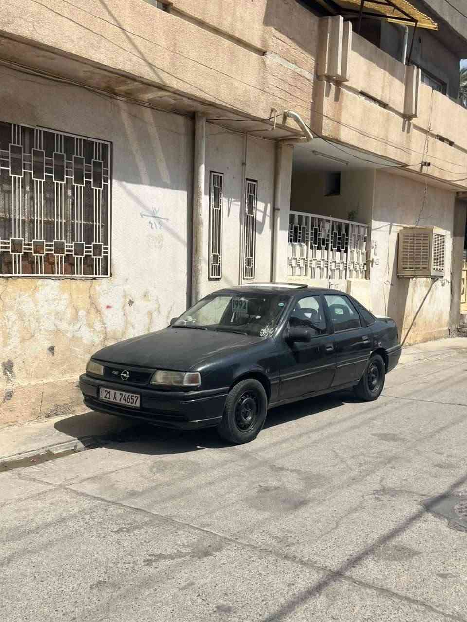 سلام عليكم سياره اوبل فكترا موديل 1992 امحدثا 1993 بل كامل سنويا بسمي شرط التحويل سيارة كامل صبغ بيلادي سعر 38 مكان كركوك رقم الهاتف ***********
