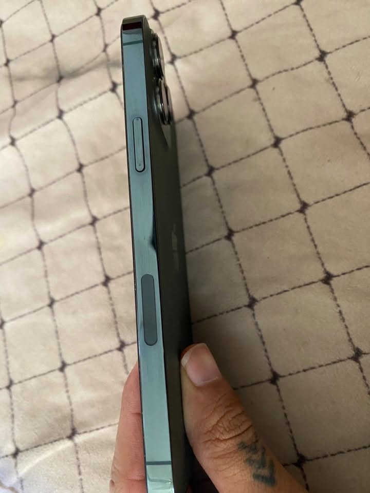 13 برو ماكس  جهاز
جهاز نظيف كلش لون زيتوني 
ذاكرة واحد تيره بطاريه 84 أمريكي 
كلشي شغال صوت عالي فيس أيادي سعره ٨٠٠ وبي مجال 
***********واتساب
