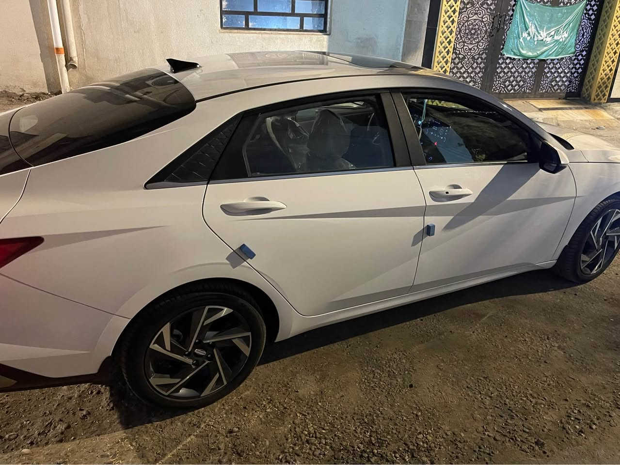 سلام عليكم 

النتره خليجي مو صيني

محرك 2000

سياره فول مواصفات

تحكم ستيرن جهدين

صندوك ذكي

فتح نوار ترحيب عند لقتراب يم سياره

حساسات بل كشن لخلفي

مري شفط 

حساسات امامي خلفي 

كامره خلفيه

سياره كفاله عامه 

بكان سياره البصره 

رقم *********** مابي واساب فقط تصال

*********** فقط واساب

وسعر سياره 183 وبيه مجال كلش قليل لشراي البصرة, العراق
