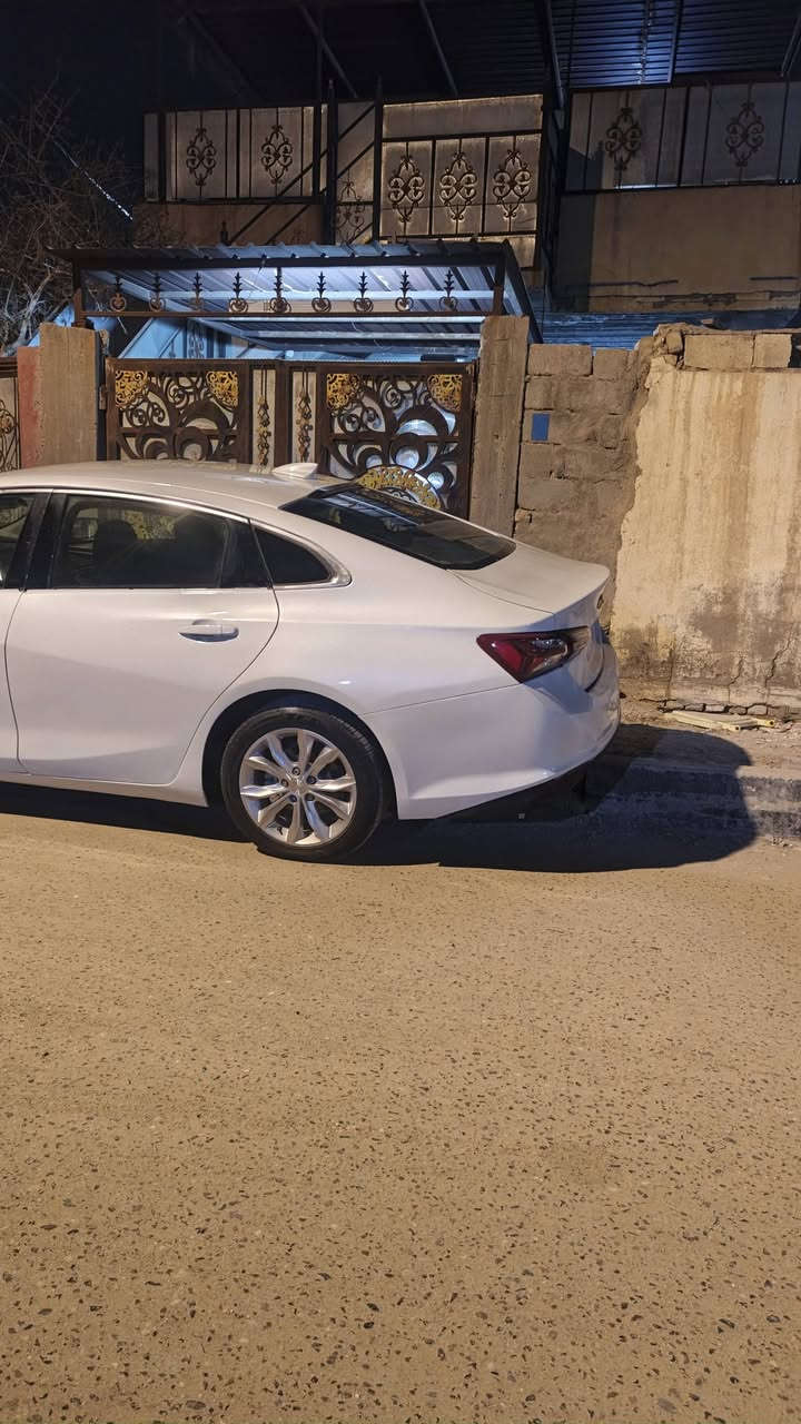 ماليبو 2020 جاهزه من كلشي بيع او مراوس حسب القناعه
رقم بصره    ٩ اشهر وتصير حره   1500تيربو
مصبوغه عام فرن تغيير لون من سلفري للأبيض
تبريد حداده جدد گير مكينه كفاله
الي يريد يشوف حادثها يراسل واتساب 
ورجاءً بس الشراي يتصل 
المكان بصره السعر ٦٨ وبيها مجال حك الجيه
***********
