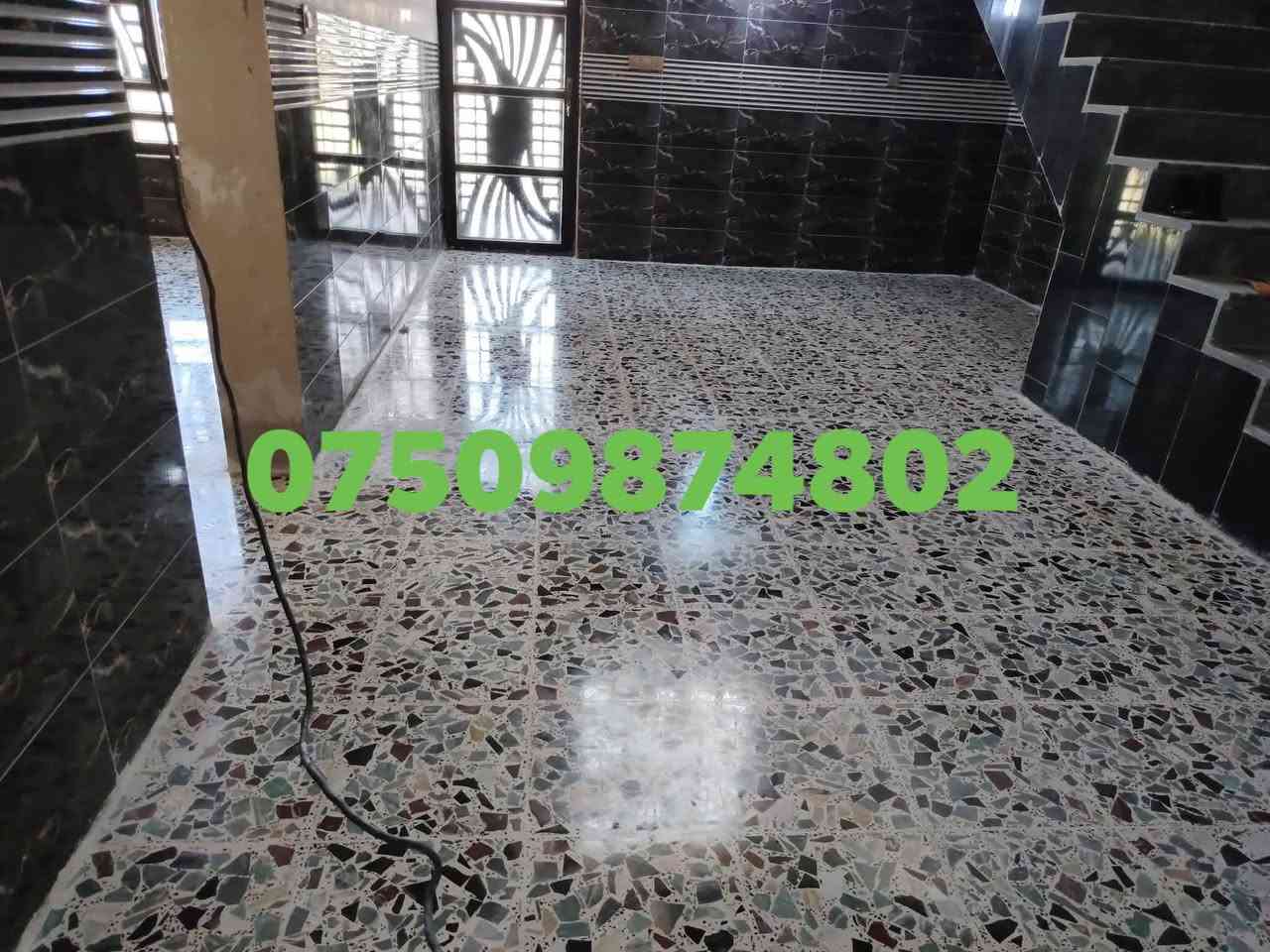 السلام عليكم
🔴تلميع البورسلين والكاشي والمرمر ... 
🔴جلي كراج او بيت او عمارات مواقع عامه... 
🔴جلي وتلميع البايات الدرج آيضآ.... 
🔴الكاشي  والمرمر والبورسلين.... 
***********وتساب

نص مكتوب في الصور:
- ***********