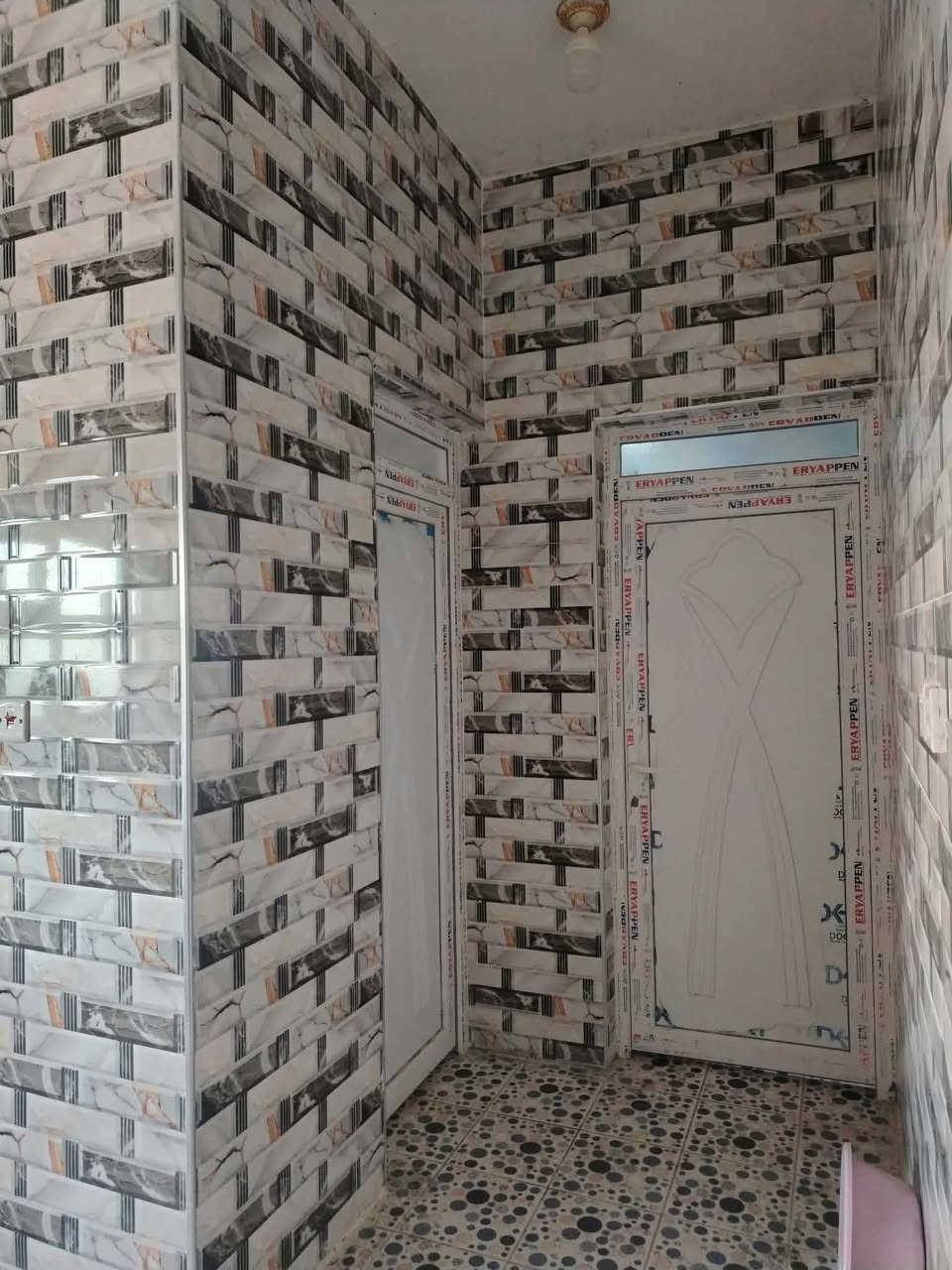 دار سكن للبيع في بني داهر
قرب ملعب بني داهر الفوك بديرة الحجر الصحي
موضح بصور مساحه 1200 ماشيه معامله طابوو
السعر 65 مليون وبي مجال بسيط
الاستفسار التواصل على الصفحه او الرقم
***********
