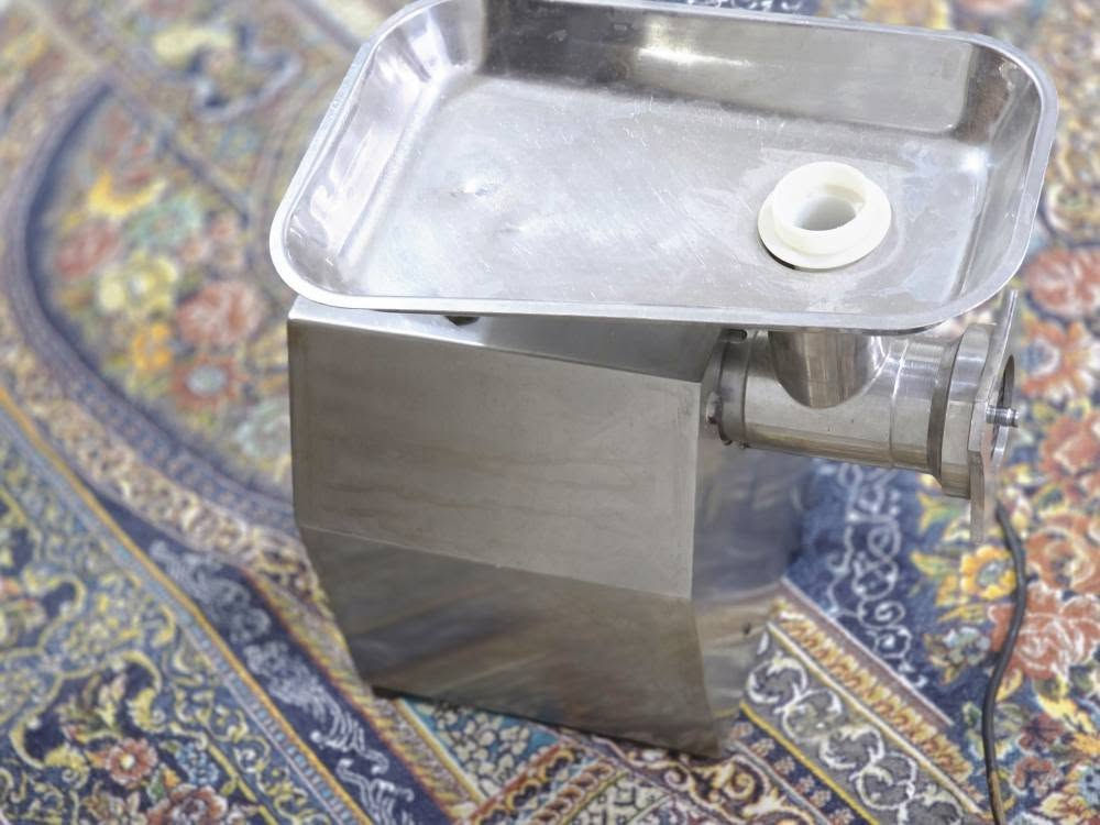سلام عليكم مثرامه لحم الماني  ***********

السعر 150 وبيه مجال النجف, العراق
