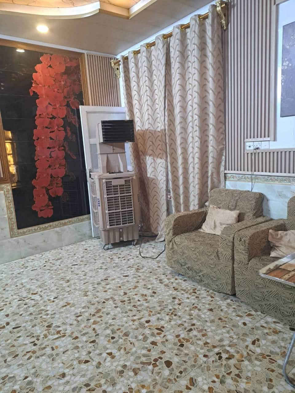 🏠🏠  اكرم للعقار  ***********
==================================

          دار للبيع المساحة 130 متر طابو صرف  

        الكوفة حي العسكري قرب مسجد السهلة 

==================================
                               طابقين 

     الطابق الاول / غرفة وصالة ومطبخ وأستقبال 

          وصحيات داخلية وخارجية وطارمة

        الطابق الثاني/  غرفتين وصالة وصحيات 
                       
           بناء طابوق والسقف صب كونكريت                               

                   البيت نضيف بناء جناي 

             السعر 250 مليون وبي مجال 

للاستفسار الاتصال بالرقم  *********** وات سآب 

او مراجعة المكتب/ عنوان المكتب النجف الكوفة 
  
  حي ميسان شارع الكيات مقابل اسواق حليم
