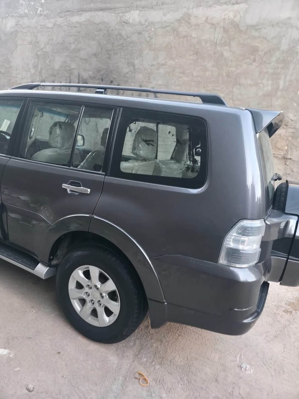 يارة باجيرو موديل ٢٠١٦ جديدة حيل بيها فقط بارد شبر بالجاملوغ الخلفي محرك ٣٥٠٠ و ٦ سلندر ترايها من زاخو الى الفاو مع التبريد ماناقصها اي شيء سعرها ١٦٢ وبيها مجال بسيط رقم سليمانية بسمي
للاستفسار ***********
