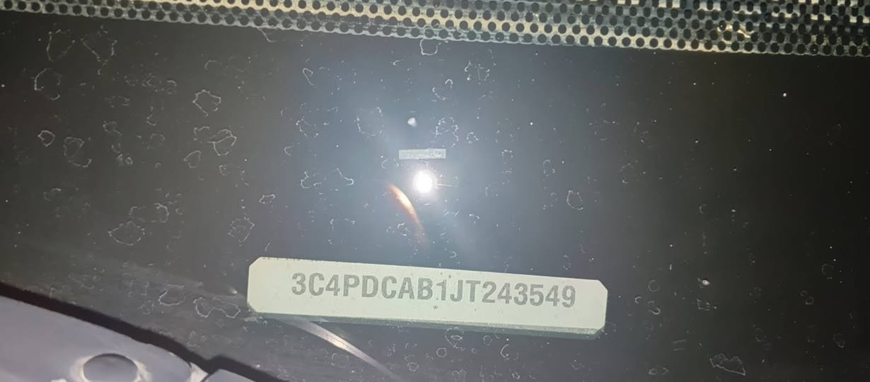 للبيع سيارة دوج جورني موديل ٢٠١٨
٤ سلندر ٢٤٠٠ 
   
السيارة مبدل مكينة جديدة وكير جديد بعد ٢٠٠ الف 
 
حدادية امامية جديدة 

السيارة ماشية ٢٢٠ الف 
كشره ٨٠ ب المئة نظافة ومبدل بيه بنيد وجاملغ 

بيه رصعات ب الباب الخلفي عكس السائق 
السيارة  ما بيه تبريد 

السعر ١١٥ وبيه مجال  
للتواصل على الرقم *********** واتساب بيه هم
