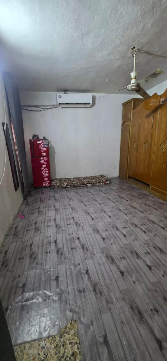 دار للبيع.  مساحه95 
العنوان ابو دشير منطقة الالف.  دار واقع حال.  طابو صرف. 
جاهز للسكن. سعر مناسب. للستفسار (***********
