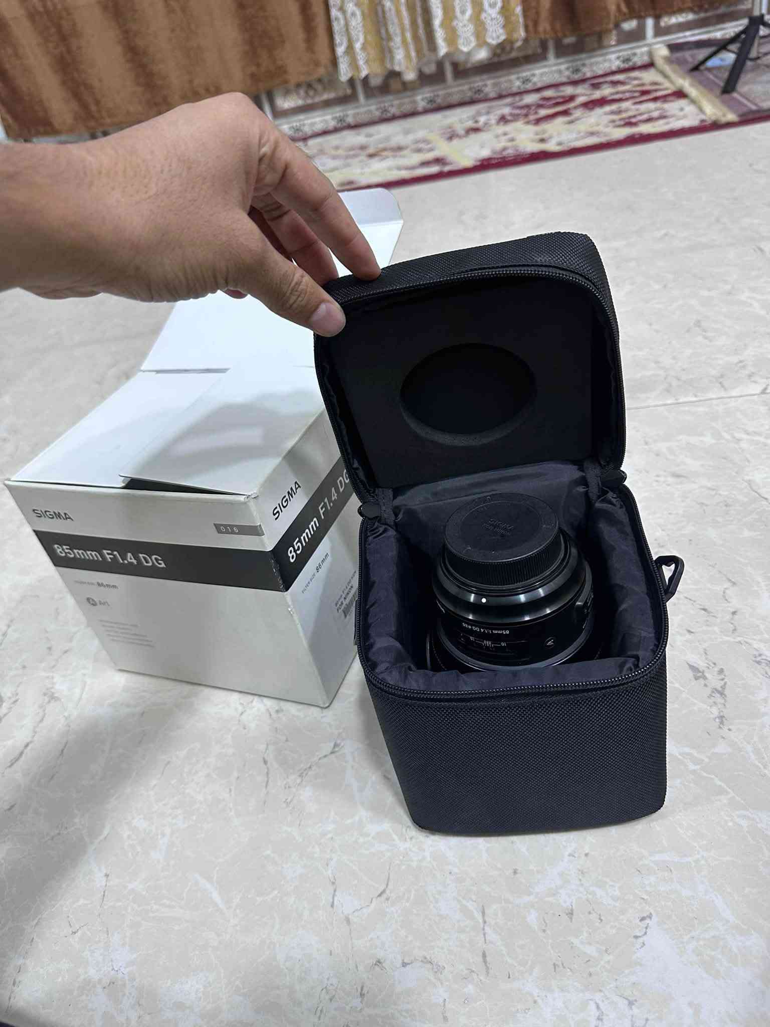 عدسة نيكون 85          mm f 1.4  Art
النضافة امام عينك استخدام قليل 
السعر 650 الف
