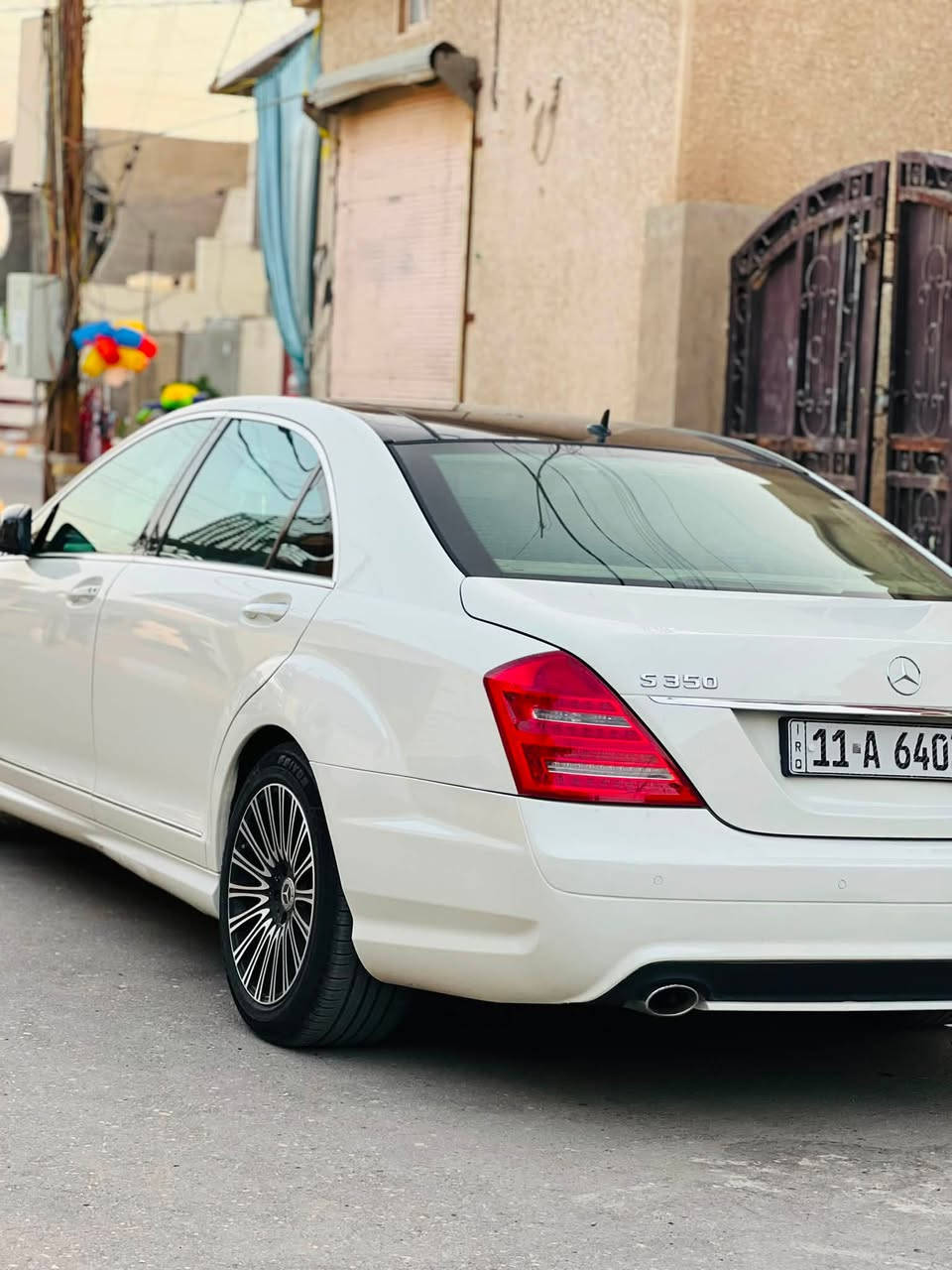 للبيع أو لمراوس حسب القناعة
مارسيدس اس كلاس - S-Class موديل 2009، تحديث2013 (كامل AMG)

 • حجم السيارة: S350

 • وارد خليجي وكالة باجكير

 • رقم بغداد الجديد

 • السيارة بحالة ممتازة، ماشيه حقيقي 150.000 كم فقط

المواصفات:

 1. فتحة سقف بانوراما بتقنية طكتين

 2. بصمة تشغيل

 3. خمسة بصمات للأبواب

 4. جنطه كهربائية

 5. أبواب شفط

 6. كراسي كهربائية مع تدفئة، تبريد، وخزن ميموري

 7. ستيرن كهربائي

 8. جكات صعود ونزول

 9. خمس بردات

 10. باب رئاسي طويل

 11. كراسي منفصلة VIP

 12. حساس أمامي وخلفي

 13. مرايا شفط + قلاب +  كاربون فايبر أصلية

الصيانة:

 • مكينتها جديده جداً

 • الكمبيوتر (الكيّر) جديد 

 • تم تبديل تخم الجوبلس وكالة

 • تخم ويل وتخم تاير 

بيها الجاملغات الاماميه تبديل سبب التحديث والجاملغ الخلفي صبغ 

السعر:215 ورقه 

المكان: واسط - الصويره 

للاستفسار أو التفاصيل: يرجى ***********
