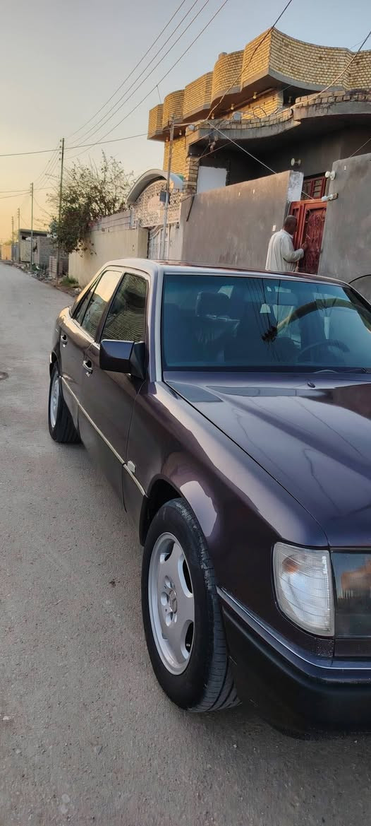 السلام عليكم مارسيدس دب للبيع موديل ٩١ محموره قبل شهر مكينه وكير ففتي وتبريد ثلج وتخم تاير قبل سبوع شاده جاهزه سعر ٧٥ مكني ف قار سوق الشيوخ ***********
